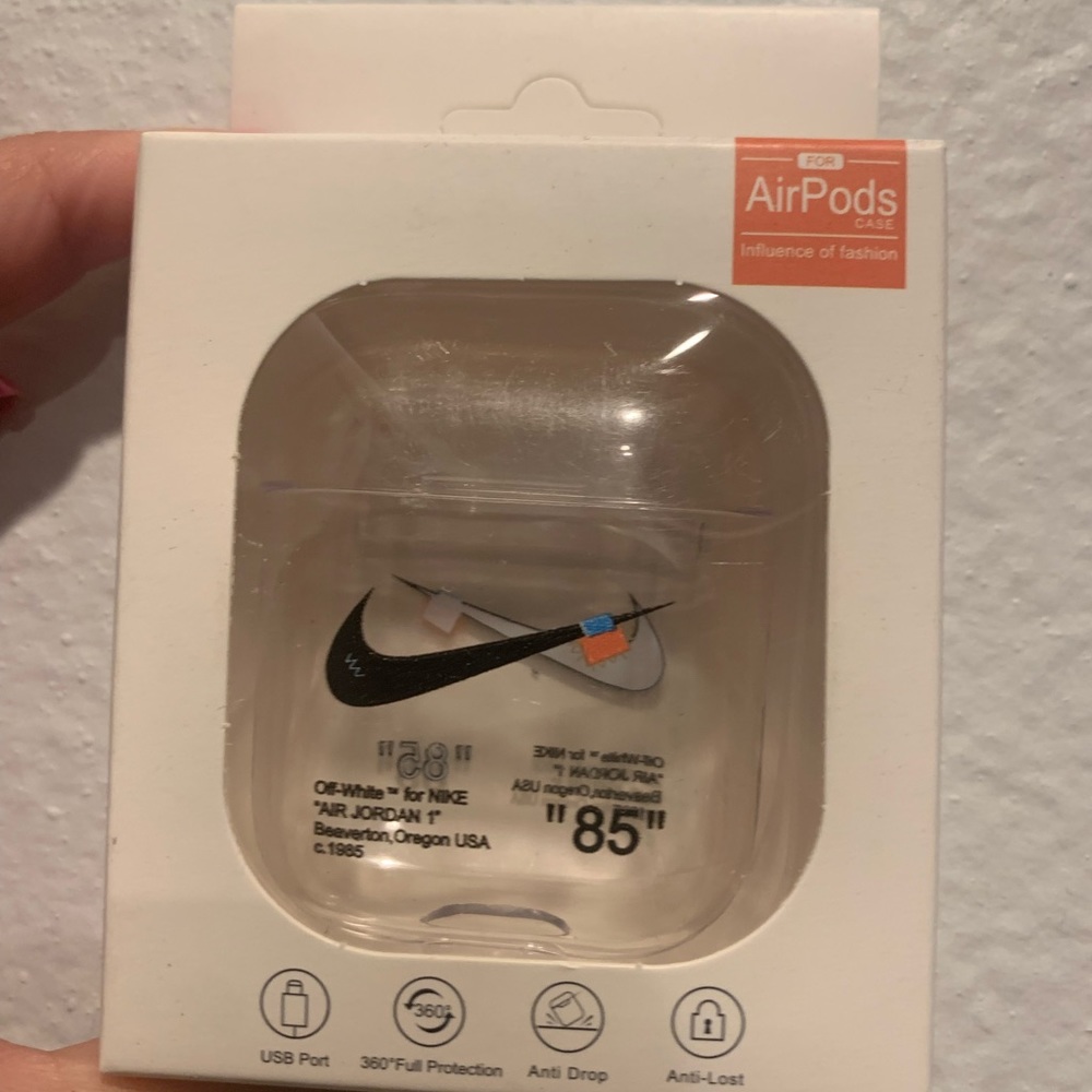 ** HOST PICK.!!💕Nike Air Jordan AirPods Case